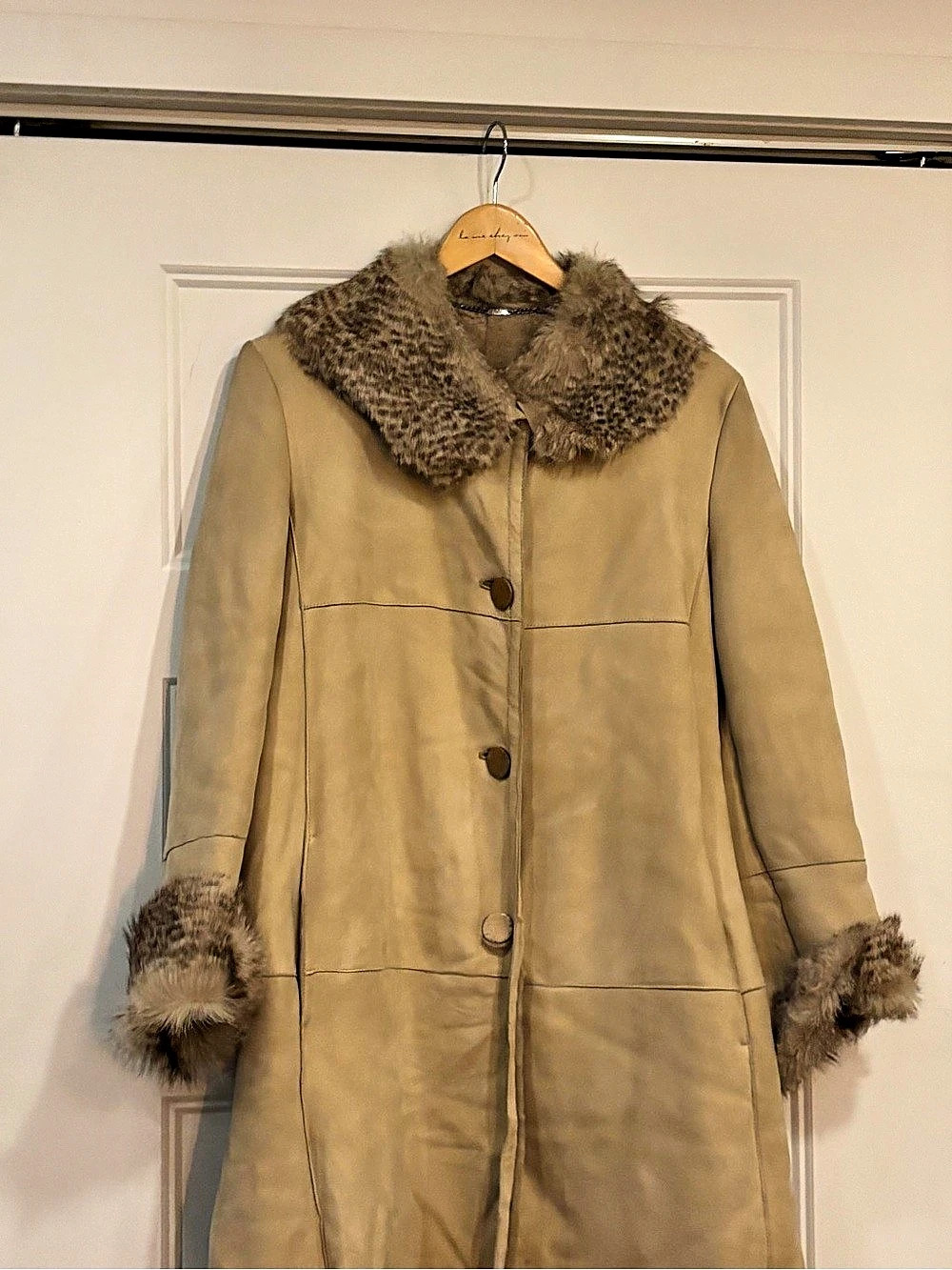 Bambi furry neck Shearling coat in Brown Size S/M